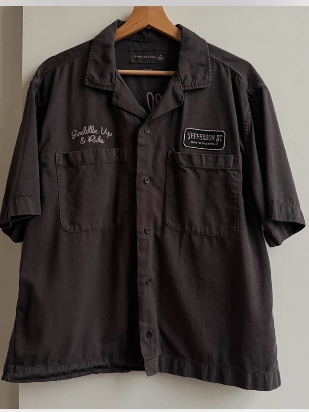 Abercrombie & Fitch Nashville Button-Down Shirt in Charcoal Mens medium